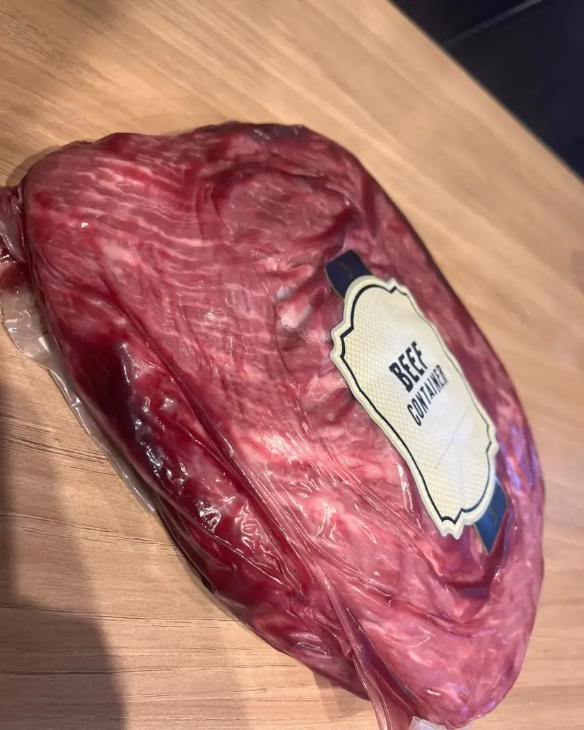 Denver Beef Container visto de lado